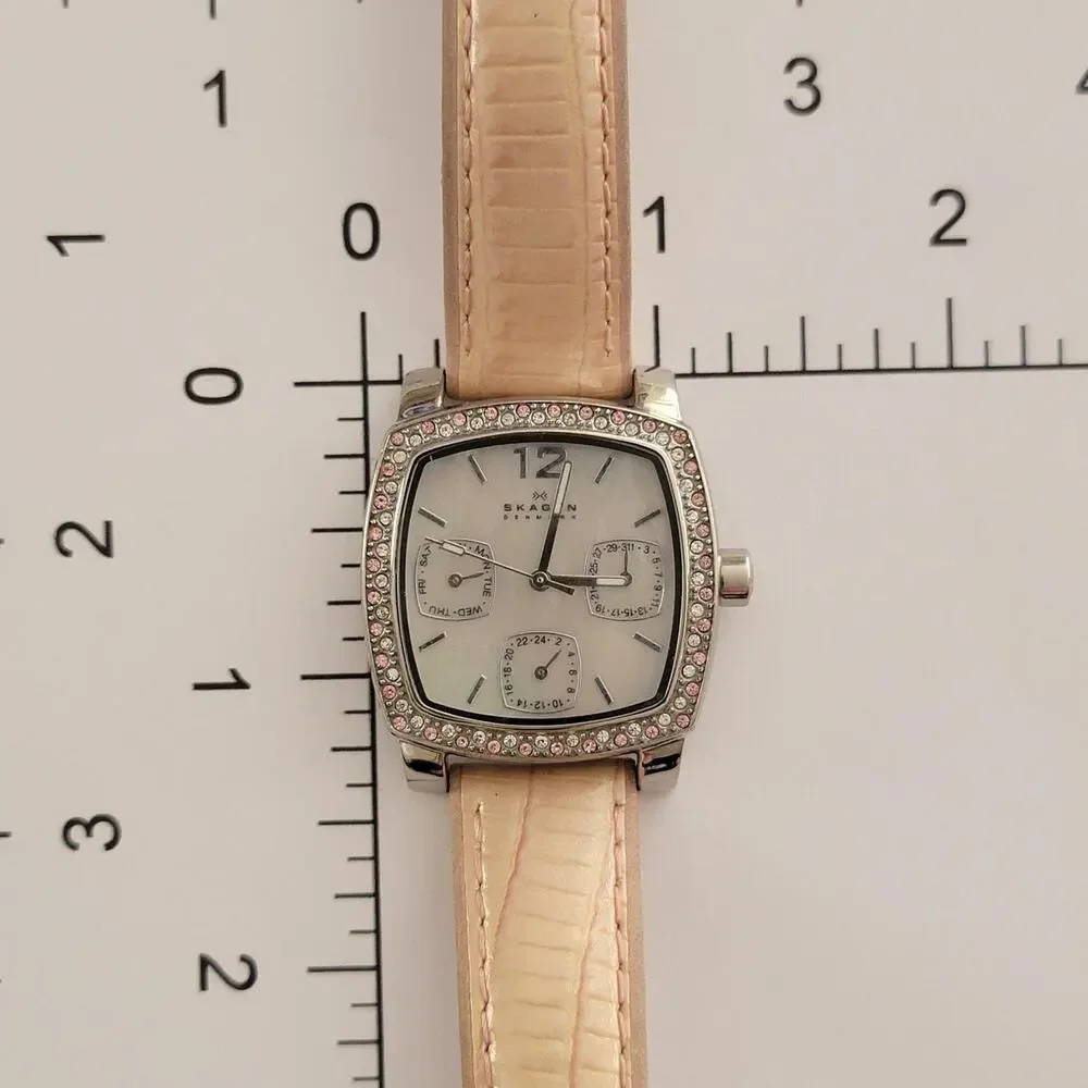 Skagen Womens Watch Pink Leather Band White Dial Dress/Formal Quartz 558SSLP8A